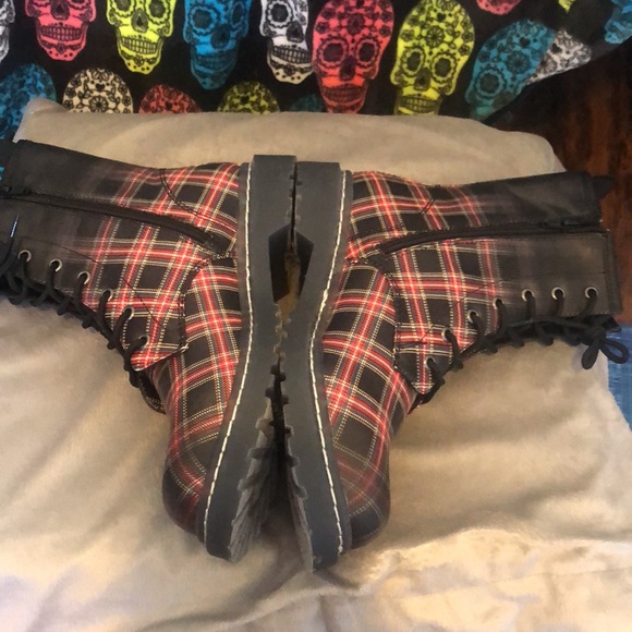 Wild pair plaid boots - Picture 5 of 7